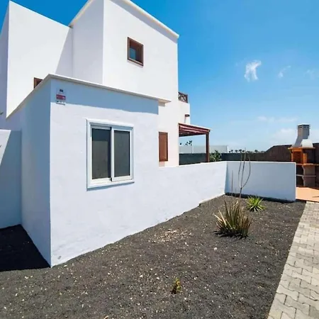 Mateo Villa Playa Blanca